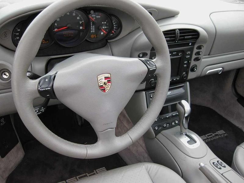 Gebraucht Porsche 996 320 PS (235 kW) 2002 Blau (metallic) Cabrio