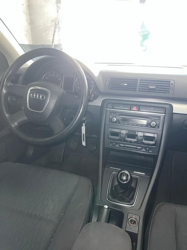Usata Audi A4 131 CV (96 kW) 2006 Andere farben Berlina