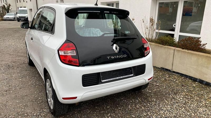 Gebraucht Renault Twingo Life 69 PS (50 kW) 2018 Weiß Kleinwagen