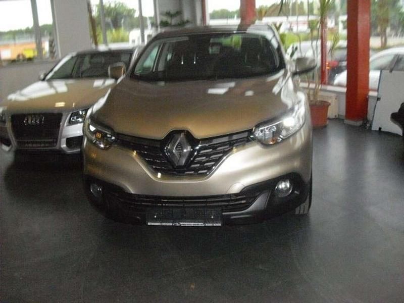 Beige dune Gebraucht 2016 Renault Kadjar Experience SUV | 9.700 € (Guter Preis) - Bild 1/4