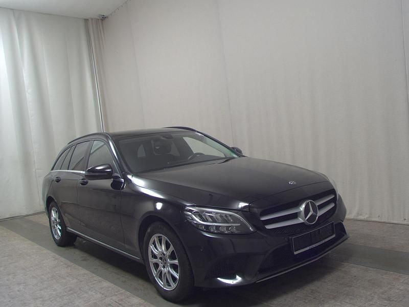Gebraucht Mercedes C180 122 PS (89 kW) 2020 Schwarz Kombi