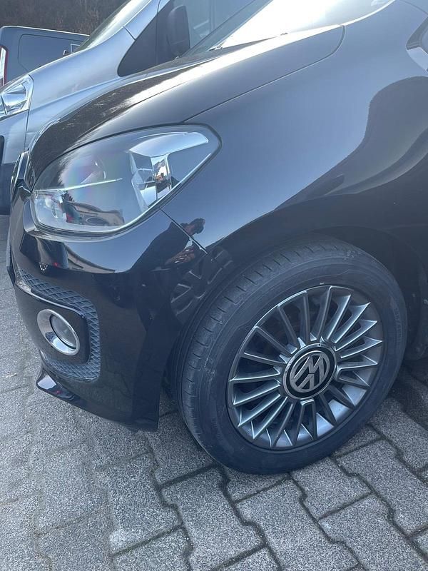 Używany VW up! 75 KM (55 kW) 2014 Czarny Hatchback