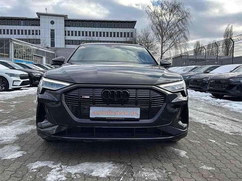 Gebraucht Audi e-tron Sportback Black Edition 230 kW (313 PS) 2022 Mythosschwarz metallic SUV