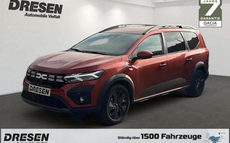 Gebraucht Dacia Jogger Expression 158 PS (116 kW) 2025 Braun Van / Kleinbus