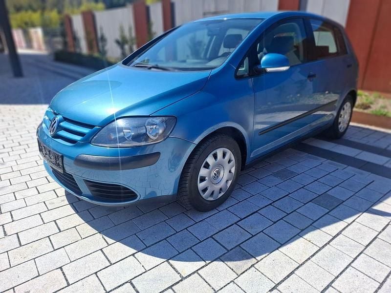 Second-hand VW Golf IV 75 CP (55 kW) 2005 Albastru Berlinǎ