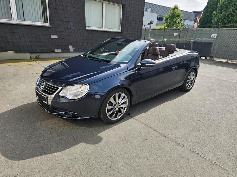 Blau Gebraucht 2009 VW Eos Edition Cabrio | 4.999 € (Fairer Preis) - Bild 1/4