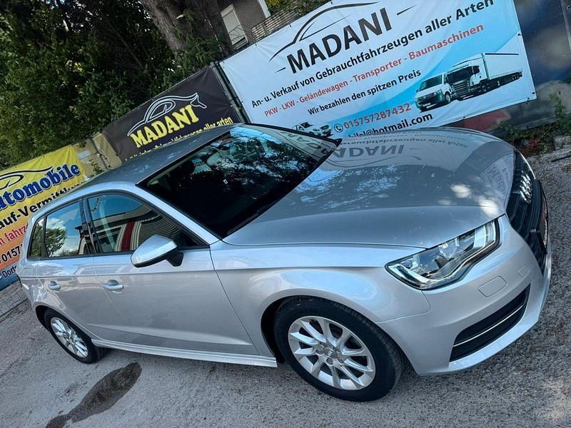 Silber Gebraucht 2014 Audi A3 Sportback Attraction Kleinwagen | 9.990 € (Superpreis) - Bild 1/4