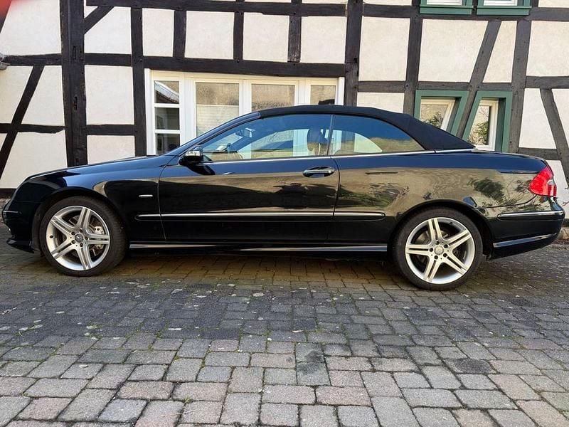 Gebraucht Mercedes CLK320 Edition 224 PS (164 kW) 2008 Schwarz Cabrio