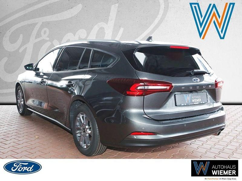 Gebraucht Ford Focus Titanium 116 PS (85 kW) 2026 Grau Limousine