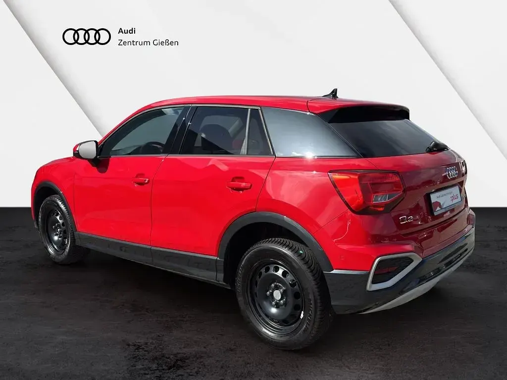 Używany Audi Q2 Advanced 150 KM (110 kW) 2024 Czerwony SUV
