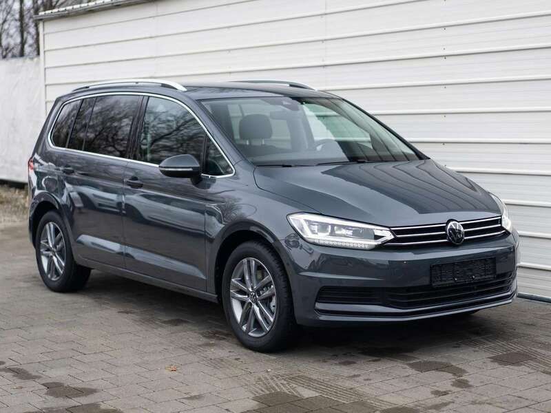 Delfingrau metallic Neu 2025 VW Touran Van / Kleinbus | 39.100 € (Fairer Preis) - Bild 1/3