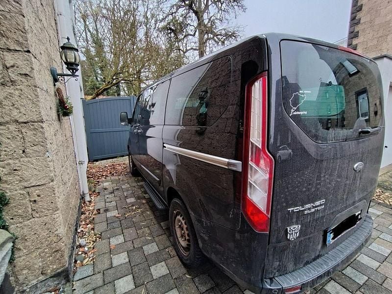Gebraucht Ford Tourneo Custom Titanium 124 PS (91 kW) 2015 Schwarz Van