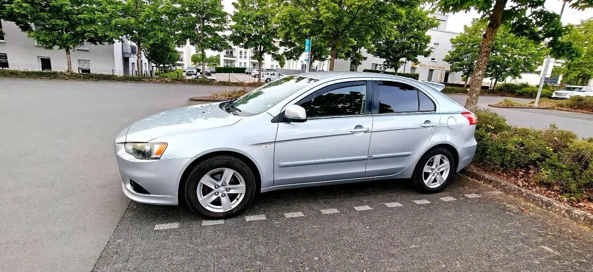 Gebraucht Mitsubishi Lancer 143 PS (105 kW) 2009 Grau Kombi