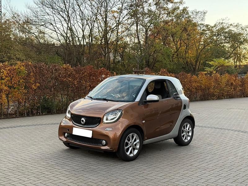 Braun Gebraucht 2015 Smart ForTwo Coupé Passion Coupé | 3.999 € - Bild 1/4