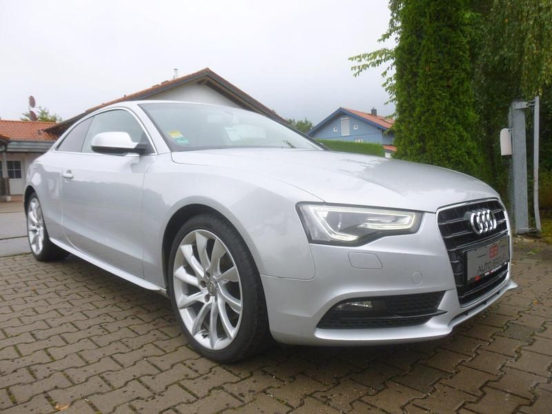 Silber Gebraucht 2011 Audi A5 Coupé | 11.900 € (Etwas zu teuer) - Bild 1/4