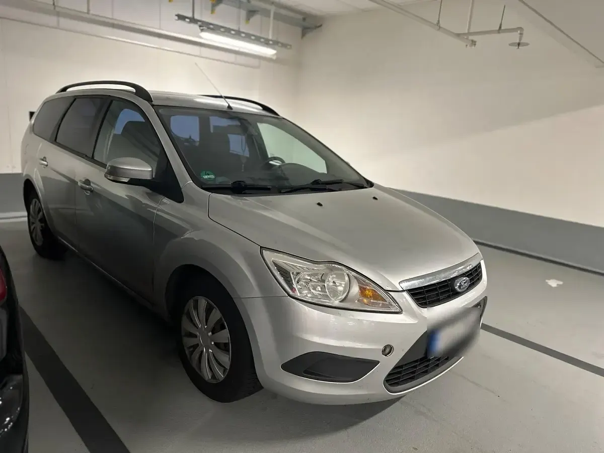 Gebraucht Ford Focus 90 PS (66 kW) 2009 Silber Kombi