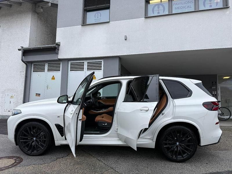 Gebraucht BMW X5 M Sport 298 PS (219 kW) 2025 Weiß SUV