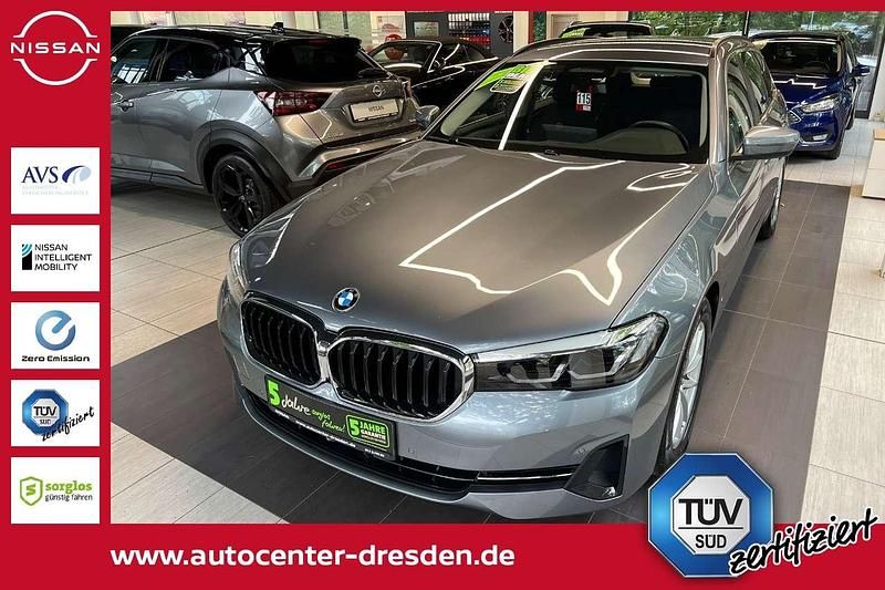 Bluestone Gebraucht 2022 BMW 520 Kombi | 31.190 € (Superpreis) - Bild 1/4