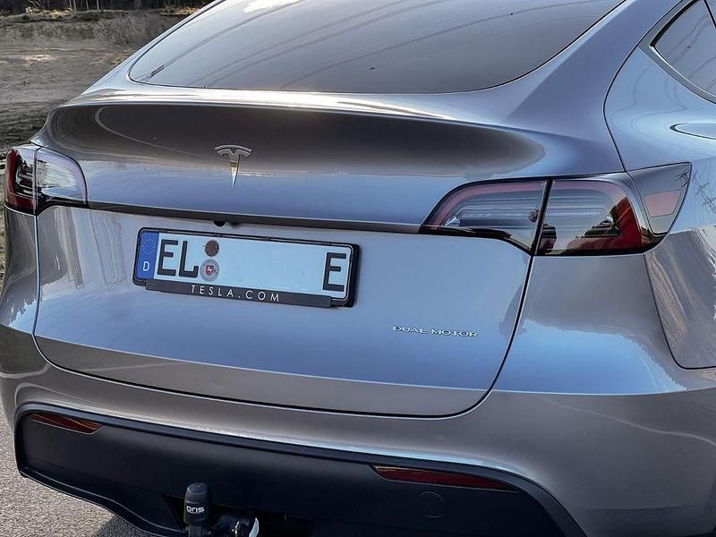 Gebraucht Tesla Model Y 378 kW (514 PS) 2023 Silber SUV