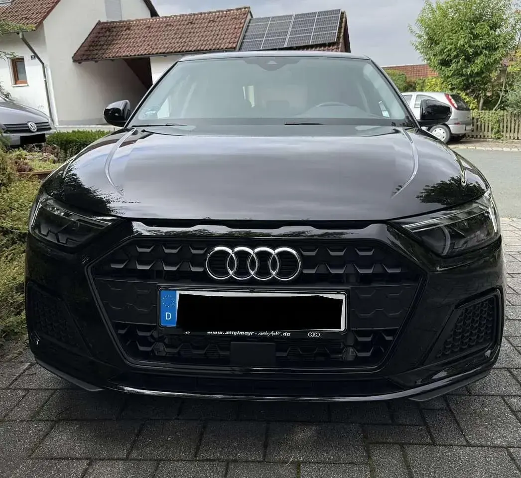 Gebraucht Audi A1 Advanced 110 PS (80 kW) 2023 Schwarz SUV