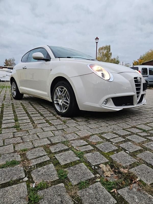 Weiß Gebraucht 2010 Alfa Romeo MiTo Kleinwagen | 3.000 € (Fairer Preis) - Bild 1/4