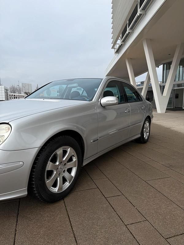 Gebraucht Mercedes E320 224 PS (164 kW) 2002 Silber Limousine