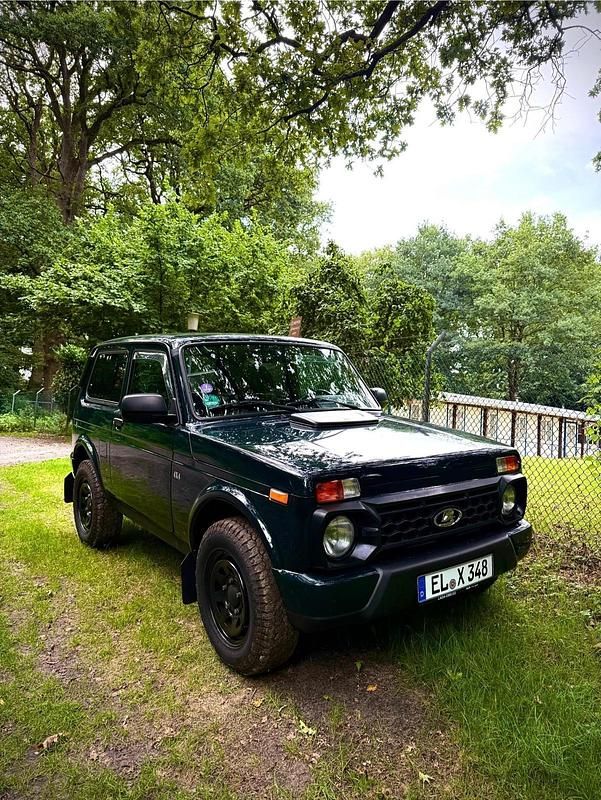 Gebraucht Lada Urban 83 PS (61 kW) 2018 Grün SUV