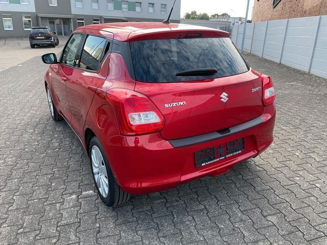 Gebraucht Suzuki Swift Comfort 111 PS (81 kW) 2017 Rot Kleinwagen