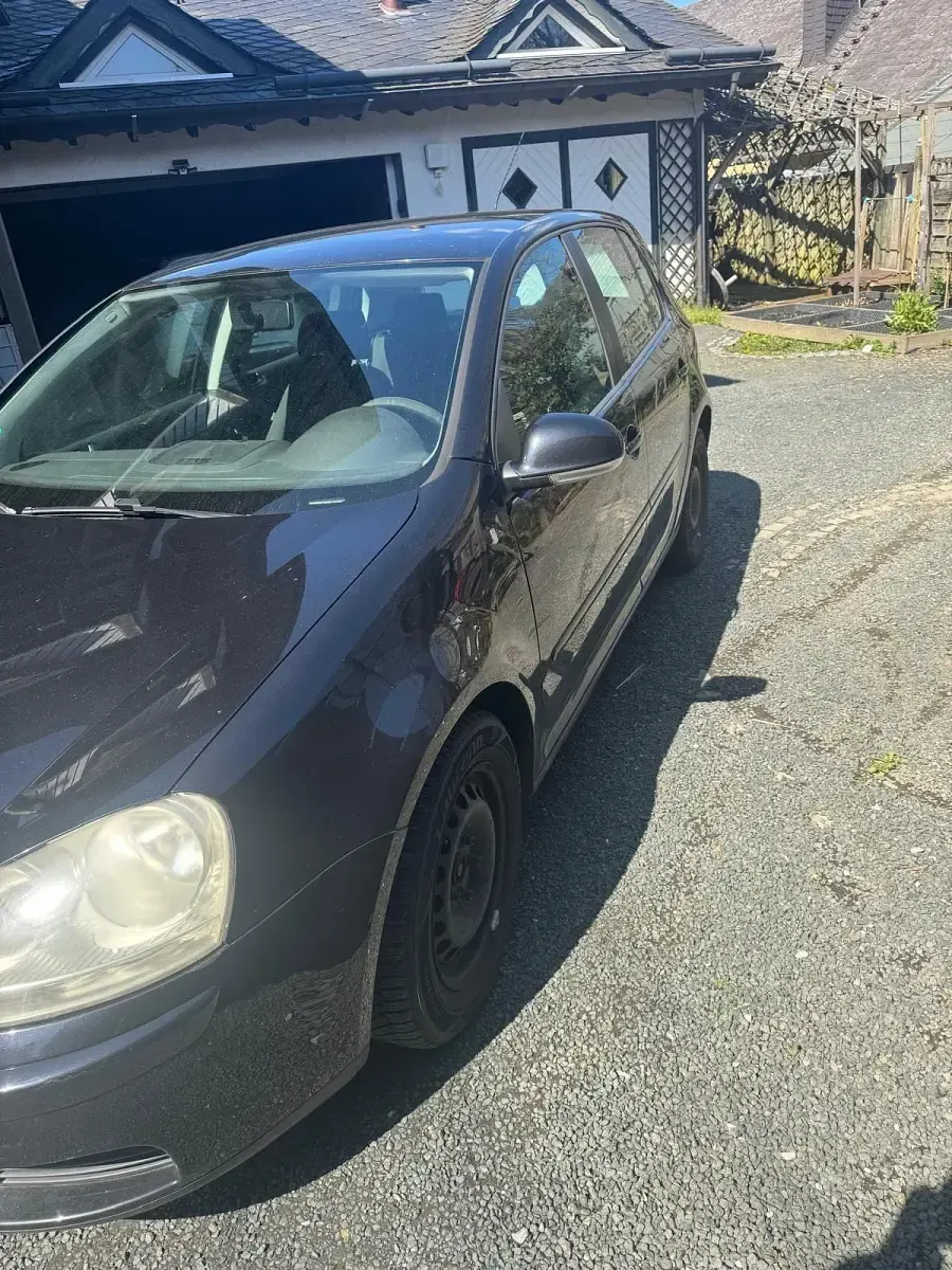 Gebraucht VW Golf V 102 PS (75 kW) 2005 Schwarz Kleinwagen