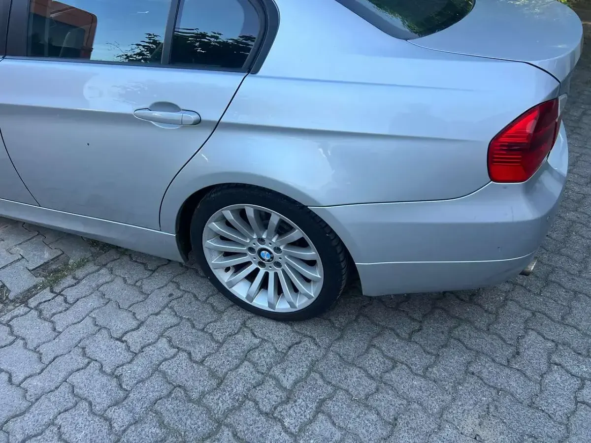 Gebraucht BMW 320 150 PS (110 kW) 2006 Titansilber metallic Limousine