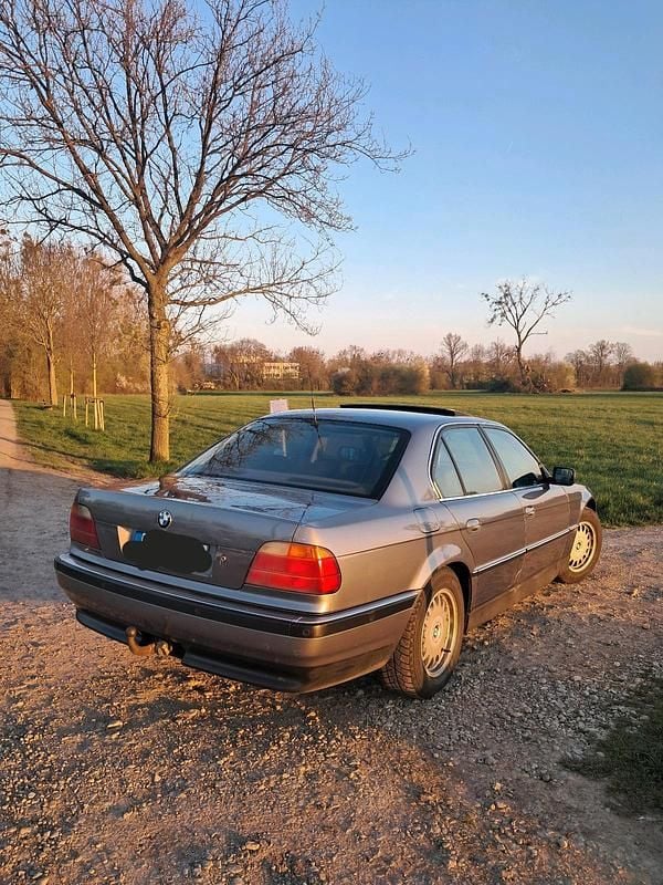 Gebraucht BMW 740 286 PS (210 kW) 1995 Grau Limousine