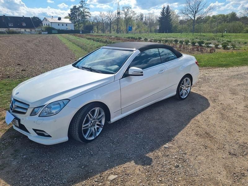 Gebraucht Mercedes E350 AMG 265 PS (194 kW) 2012 Weiß Cabrio