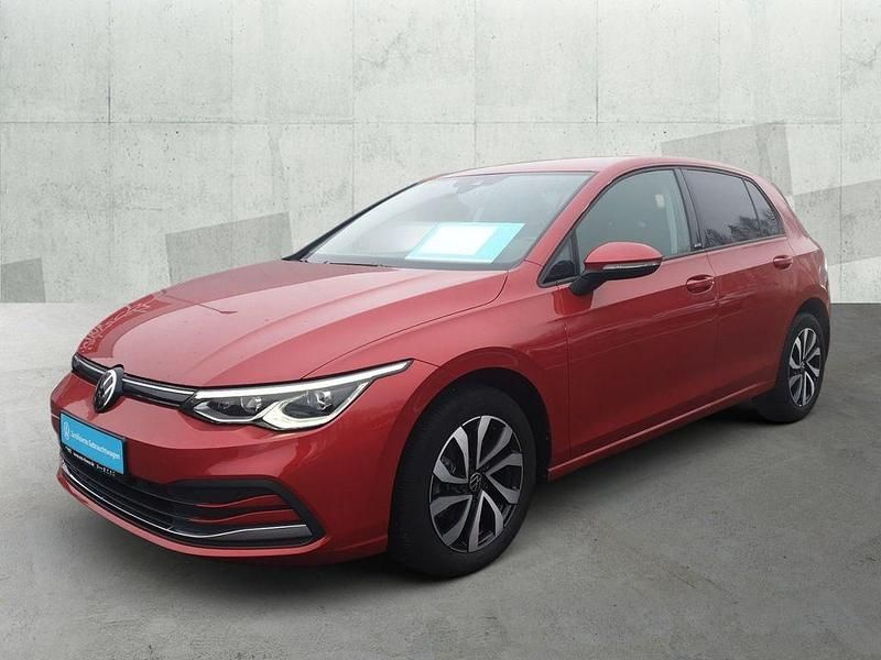 Gebraucht VW Golf VIII Active 131 PS (96 kW) 2022 Kings red metallic Limousine