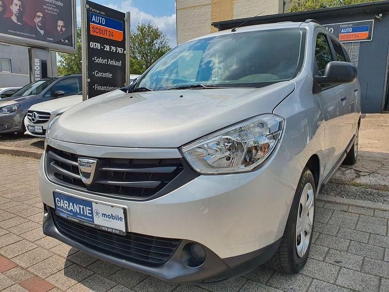Schwarz Gebraucht 2014 Dacia Lodgy Picknick Van / Kleinbus | 5.500 € (Fairer Preis) - Bild 1/4