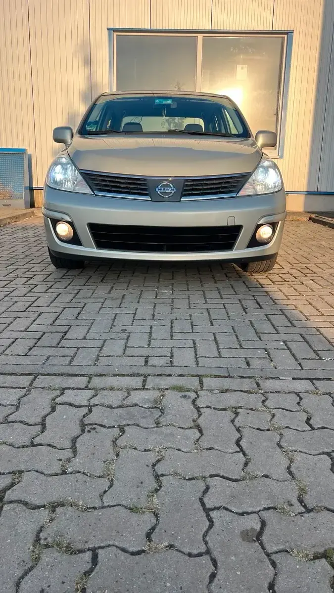 Gebraucht Nissan Tiida 110 PS (80 kW) 2008 Andere farben Limousine