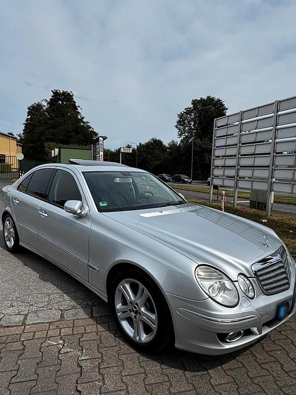 Gebraucht Mercedes E320 2007 Grau Limousine