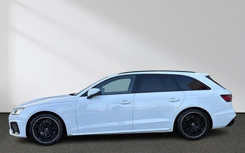 Gebraucht Audi A4 Ambiente 163 PS (119 kW) 2022 Gletscherweiß metallic Kombi