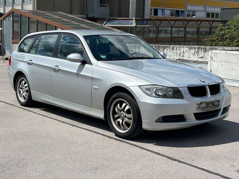 Silber Gebraucht 2007 BMW 320 Advantage Kombi | 1.999 € (Guter Preis) - Bild 1/4