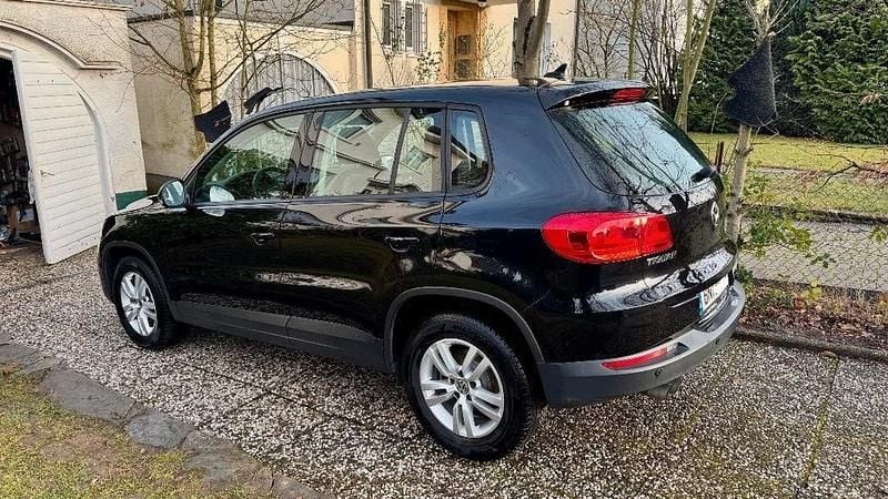 Gebraucht VW Tiguan 125 PS (91 kW) 2016 Schwarz SUV
