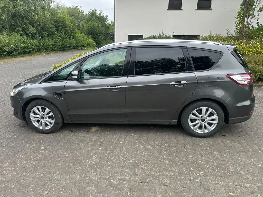 Gebraucht Ford S-MAX Business Edition 150 PS (110 kW) 2016 Grau Van / Kleinbus