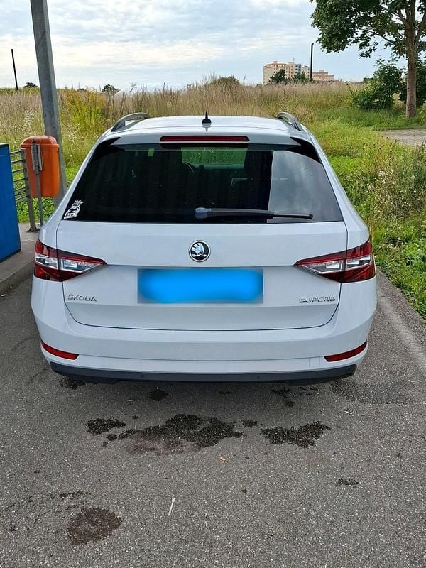 Gebraucht Skoda Superb 190 PS (139 kW) 2015 Weiß Kombi