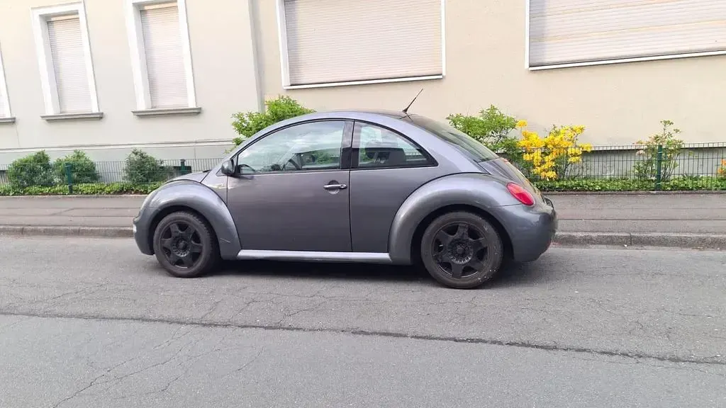 Gebraucht VW New Beetle 101 PS (74 kW) 2002 Grau Kleinwagen