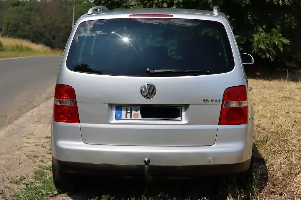 Używany VW Touran Basis 116 KM (85 kW) 2003 Szary Minivan