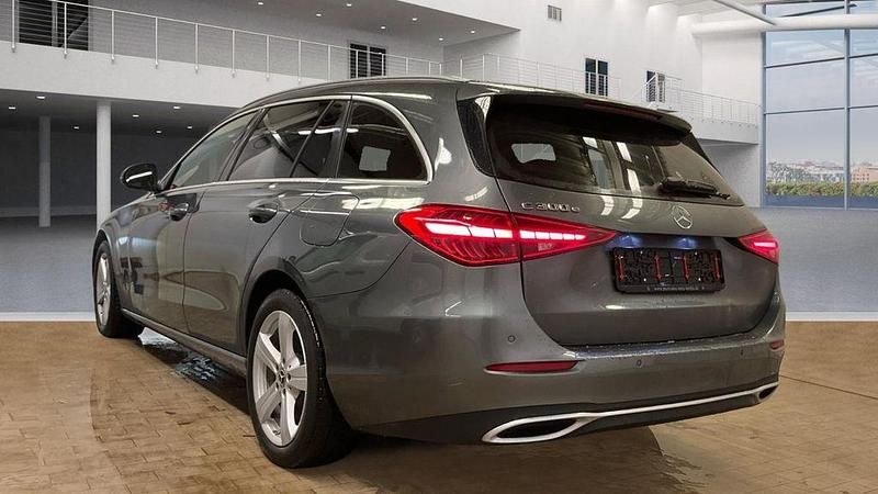 Gebraucht Mercedes C300e Avantgarde 313 PS (230 kW) 2022 Selenitgrau (metallic) Kombi