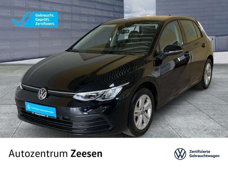 Schwarz Gebraucht 2022 VW Golf VIII Life Limousine | 21.990 € (Fairer Preis) - Bild 1/4