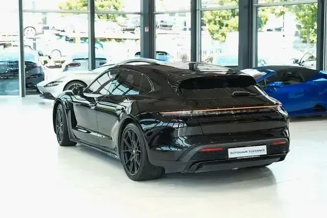 Gebraucht Porsche Taycan GTS Sport Turismo Chrono 439 kW (598 PS) 2022 Tiefschwarzmetallic Kombi