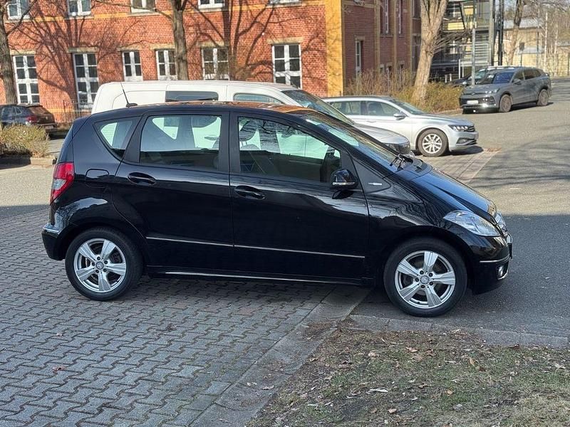 Gebraucht Mercedes A180 116 PS (85 kW) 2011 Schwarz Limousine