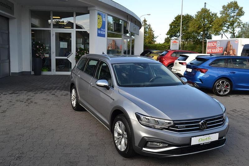Grau Gebraucht 2020 VW Passat Alltrack Kombi | 26.980 € (Guter Preis) - Bild 1/3