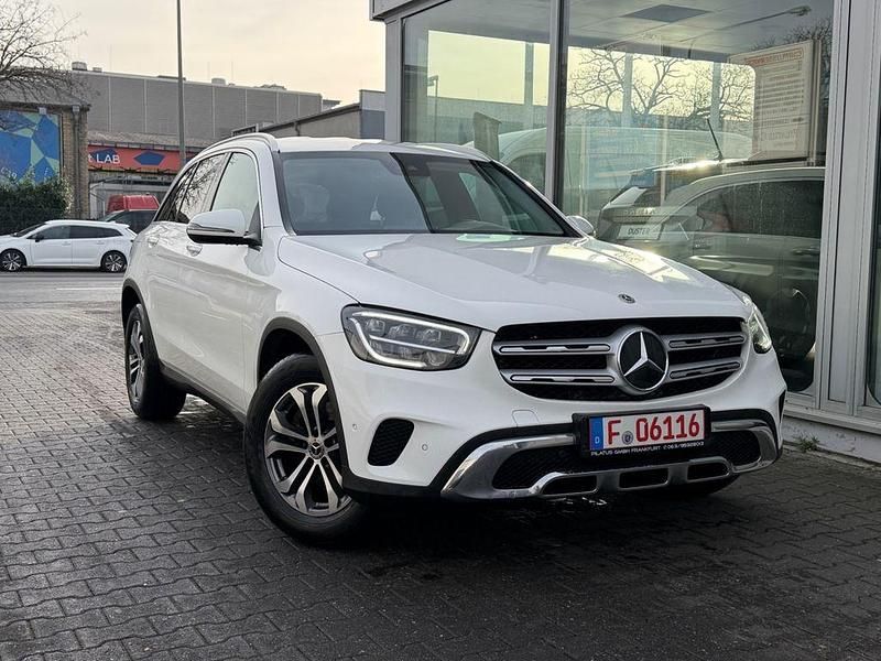 Gebraucht Mercedes GLC220 194 PS (142 kW) 2021 Weiß SUV