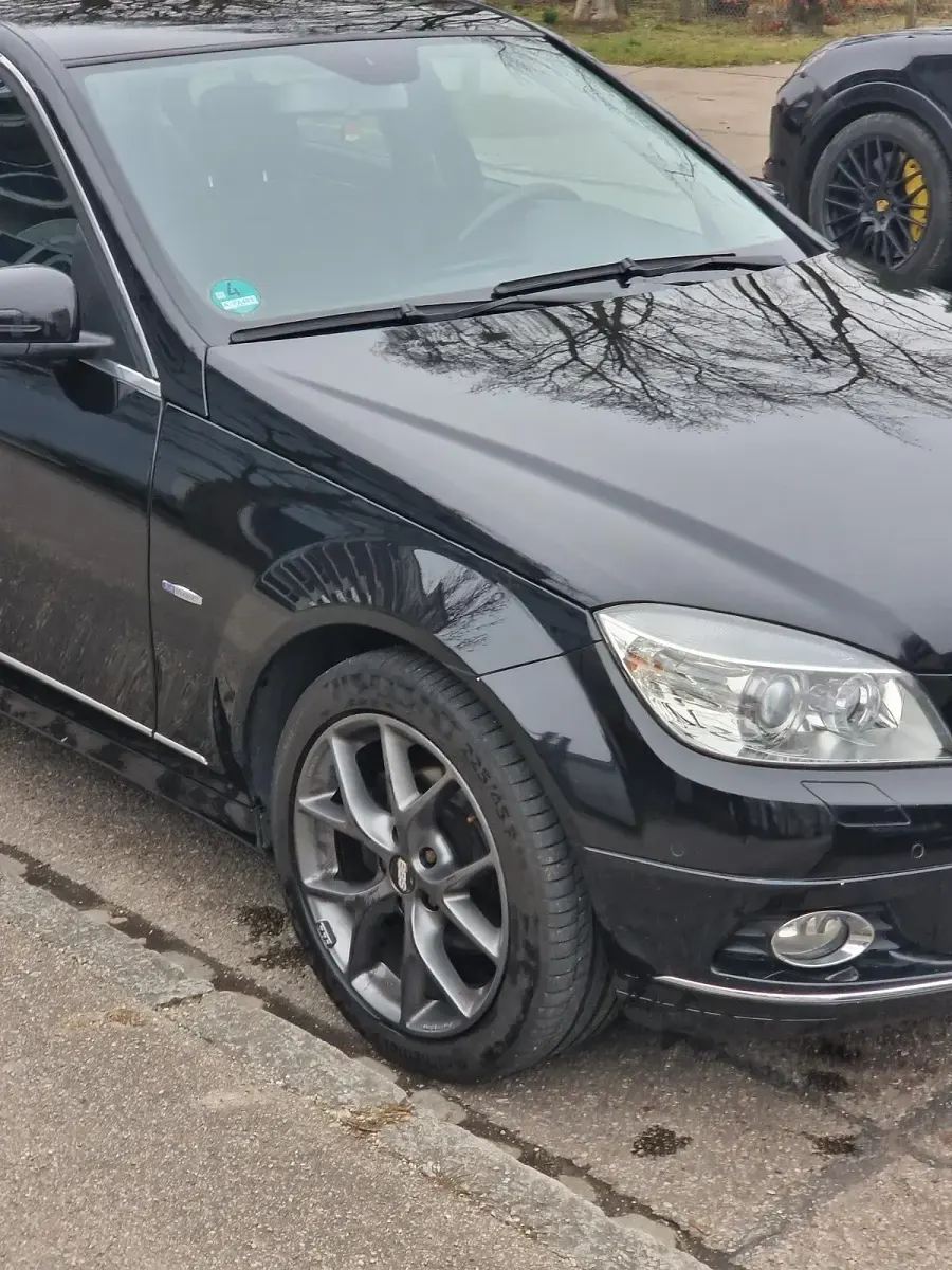 Gebraucht Mercedes C180 2010 Schwarz Limousine